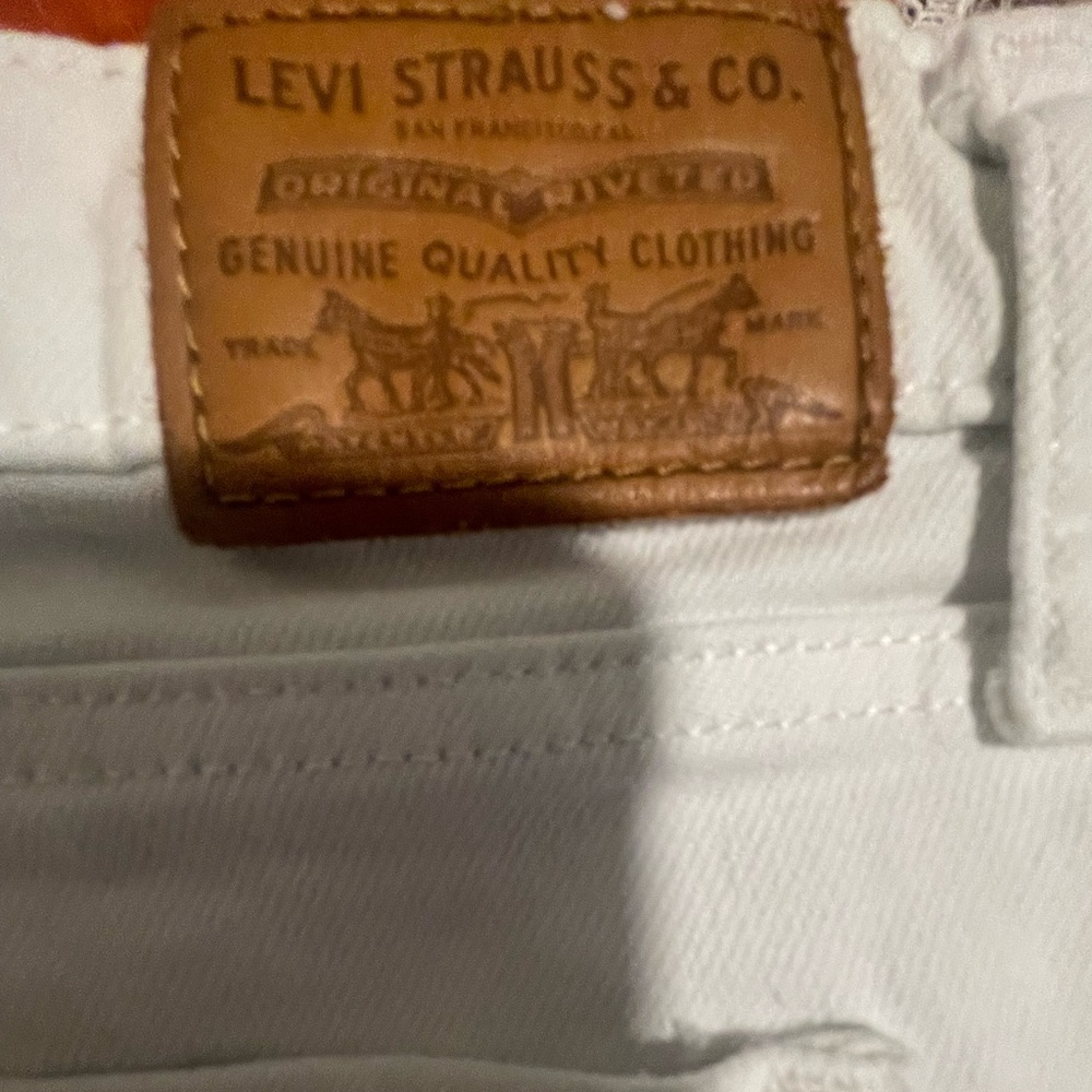 Levi’s white straight leg jeans - Picture 4 of 6